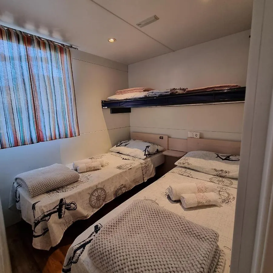 キャンプ場 Camping Pinus スタリグラード